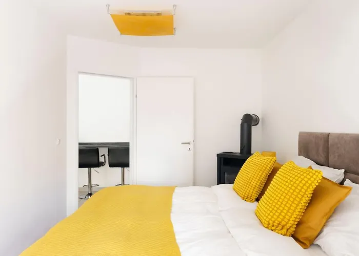 Bright & Cozy 3 Near Everything Apartman *