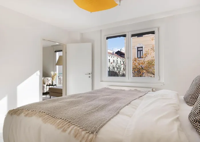 Bright & Cozy 3 Near Everything Apartman
